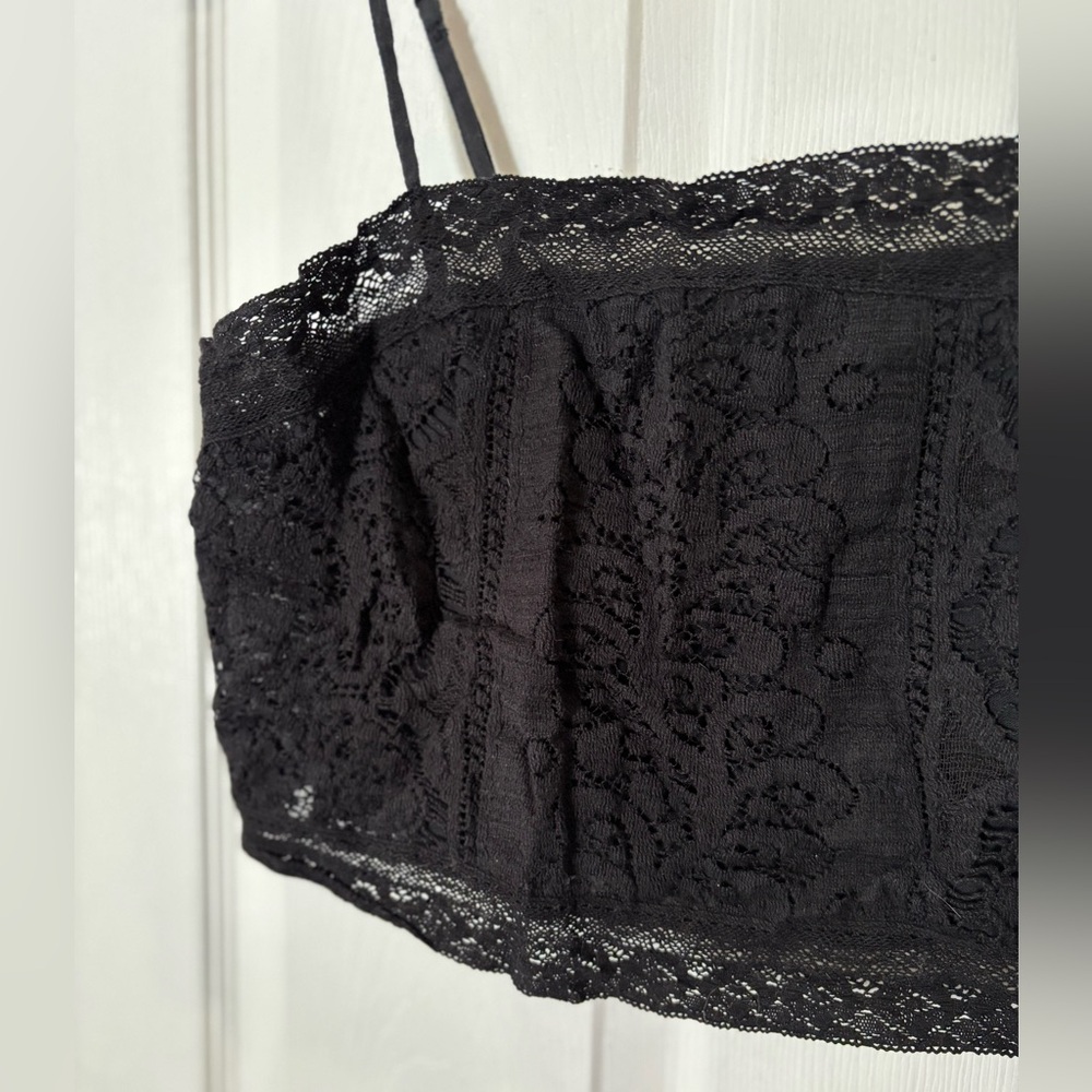 Lace Crop Top - Picture 2 of 3